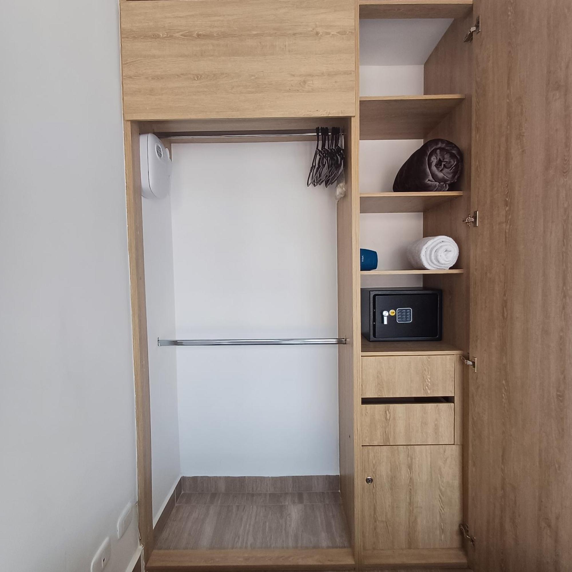 Aparta Estudios Zona 10 Armenia  Eksteriør bilde